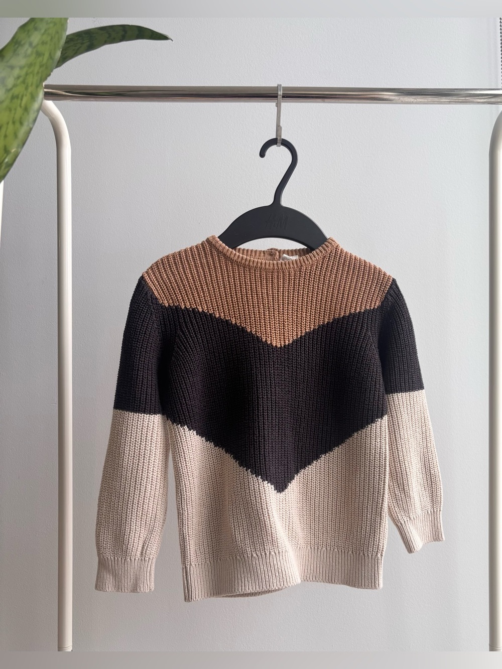 H&M | 3T Cozy Ribbed Knit Boy's Sweater Tan, Dark Gray, Cream